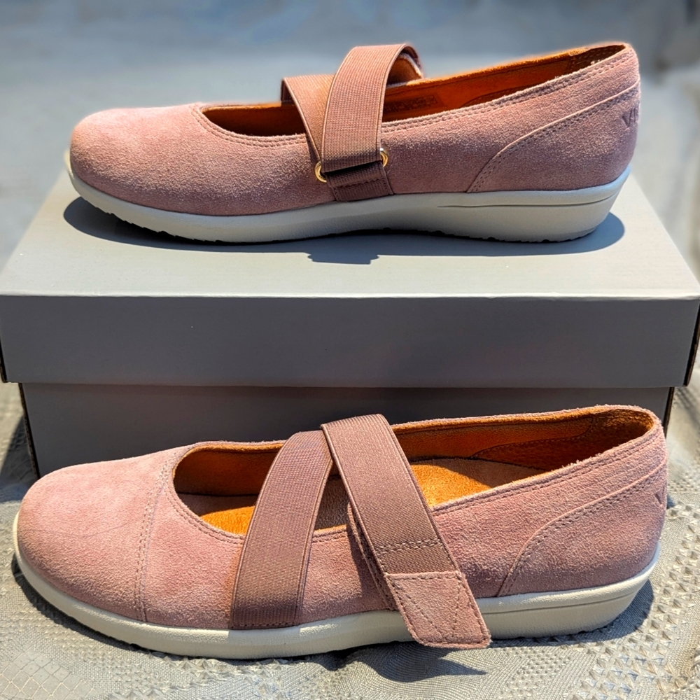 Vionic Flats